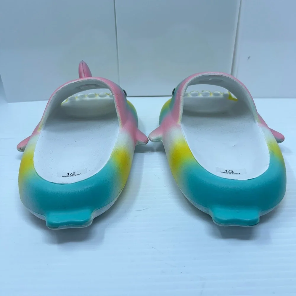 Unbranded Kids Size 1/2 Rainbow Shark 3D Fin Foam Slide Sandals New